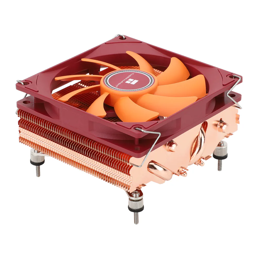 AXP90 Copper Pro schräg von oben: Thermalright AXP90-X47 Full mit rotem 92-mm-Lüfter auf Kupferlamellen